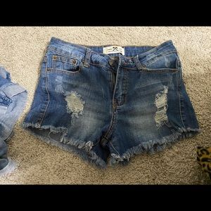Medium destroyed shorts
